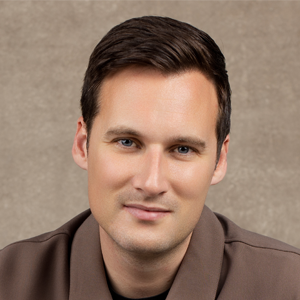 Graeme Pickering Headshot